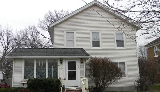 209 West Exchange Street, Sycamore, IL 60178 