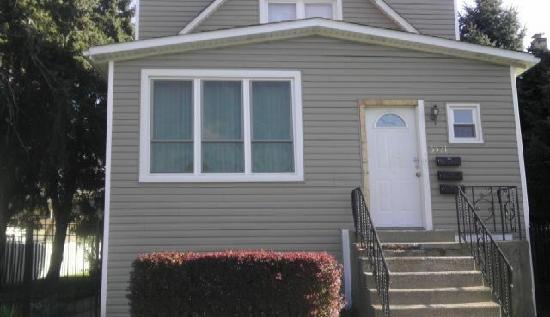 5521 W Crystal St, Chicago, IL 60651 