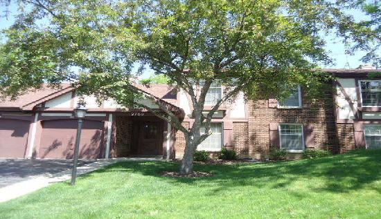 2750 Northampton Dr A2, Rolling Meadows, IL 60008 