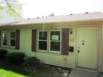 1805 Queensbury Cir, Hoffman Estates, IL 60169 