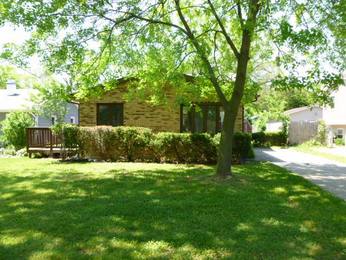 570 Lawrence Ave, Gurnee, IL 60031 