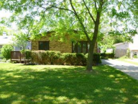570 Lawrence Ave, Gurnee, IL 60031 