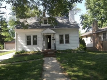 1009 Prairie St, Aurora, IL 60506 