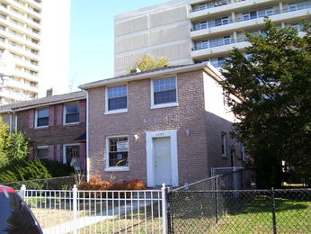 3809 S Calumet Ave, Chicago, IL 60653 