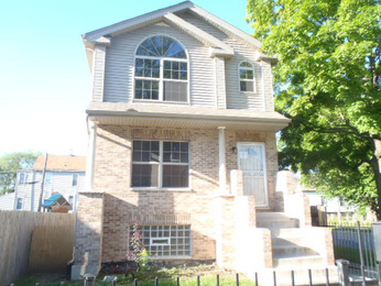 725 W 82nd Street, Chicago, IL 60620 