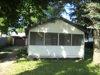 859 Washington St, Woodstock, IL 60098 