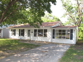 1605 Armand Dr, Cahokia, IL 62206 