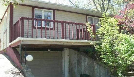 115 Kings Rd, Carpentersville, IL 60110 