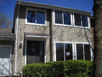 1526 E Silver Strand Cir, Palatine, IL 60074 