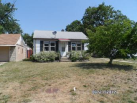 322 E Greenview Ave, Machesney Park, IL 61115 