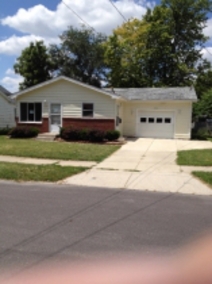 1213 S Oak St, Bloomington, IL 61701 