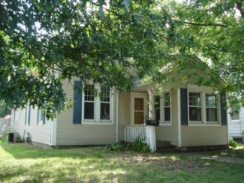 1317 44th St, Rock Island, IL 61201 