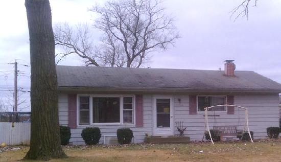2304 Brentwood Avenue, Montgomery, IL 60538 