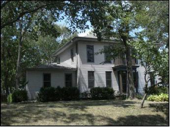 1015 S 4th Street, Pekin, IL 61554 