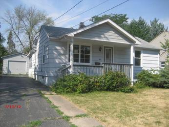 641 Pleasant St, Woodstock, IL 60098 