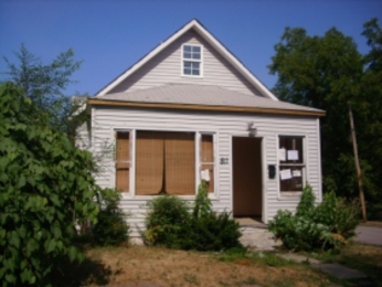 811 Reynolds St, Madison, IL 62060 