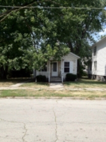 705 W Jackson St, Bloomington, IL 61701 