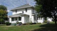 212 W Olive St, Chestnut, IL 62518 