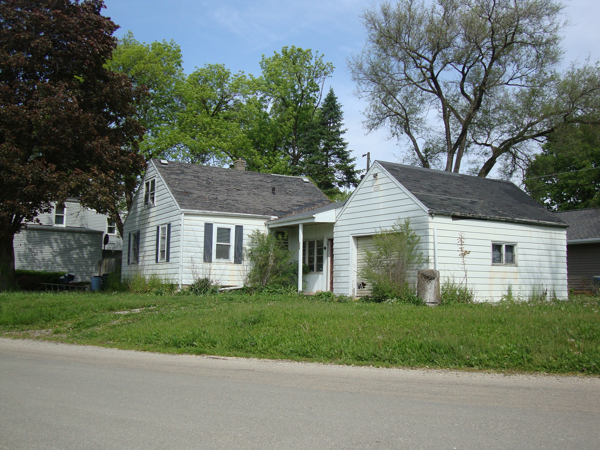 906 Burlington St, Ottawa, IL 61350 