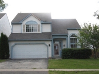 27 W Rustic Ln, Round Lake Beach, IL 60073 