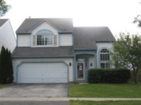 27 W Rustic Ln, Round Lake Beach, IL 60073 