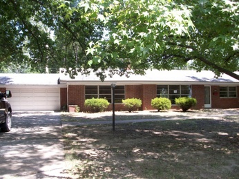 6921 Carr Dr, Belleville, IL 62223 