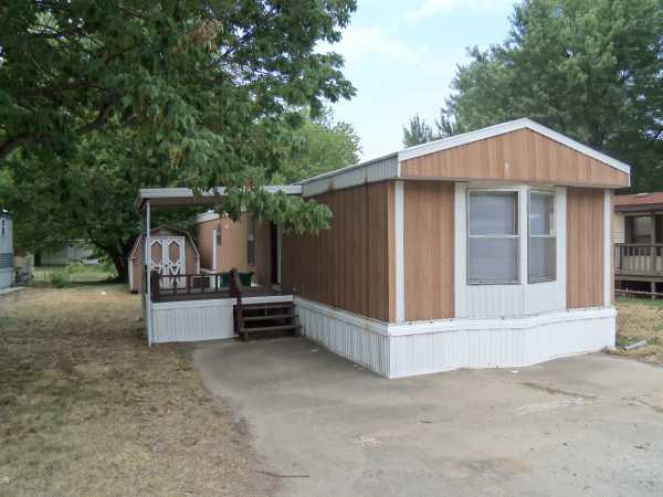 1202 Kent Ave., Decatur, IL 62526 