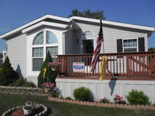 357 Surrey Rd., Wheeling, IL 60090 