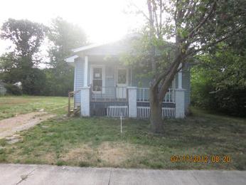870 S Stone St, Decatur, IL 62521 