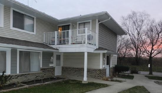 6153 Kit Carson Drive, Hanover Park, IL 60133 