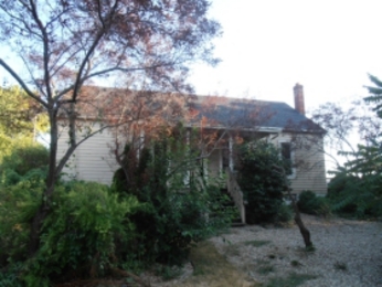 101 W 8th St, Delavan, IL 61734 