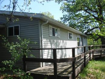2514 State Hwy 17, Viola, IL 61486 