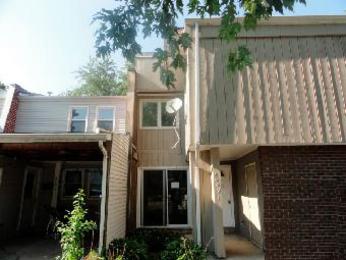 2049 Berkshire Cir, Carpentersville, IL 60110 