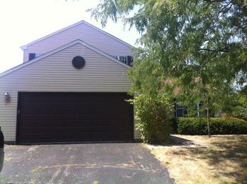 945 Oakland Ln, Aurora, IL 60504 