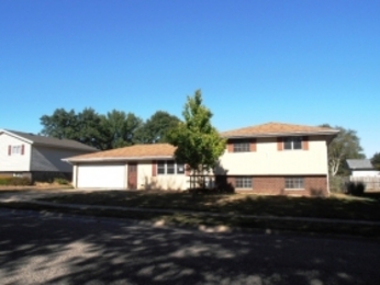 300 S Montana Ave, Morton, IL 61550 