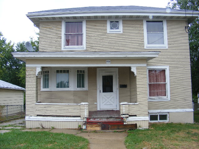 235 College Street, Elgin, IL 60123 