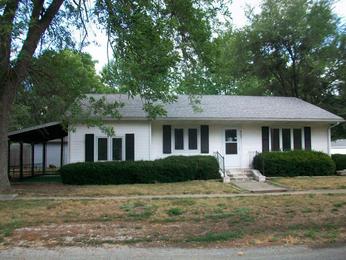 602 W State St, Lovington, IL 61937 