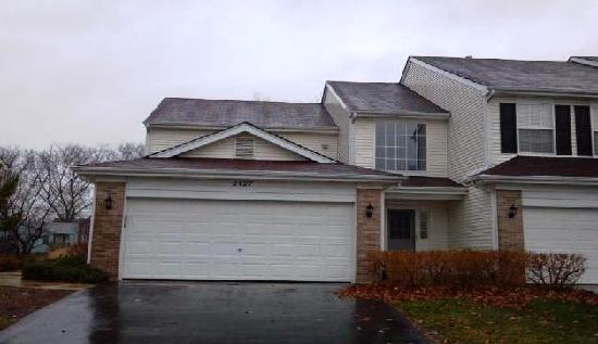 2427 Stoughton Cir, Aurora, IL 60502 