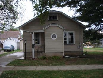 506 Bangs St, Aurora, IL 60505 