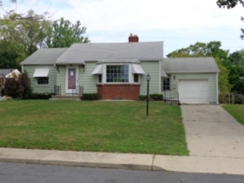329 W Knoll Crest Dr, Peoria, IL 61614 