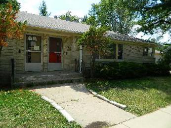 573 Jefferson Ave, Elgin, IL 60120 