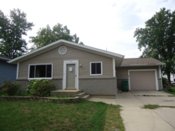 114 Homewood Dr, Genoa, IL 60135 