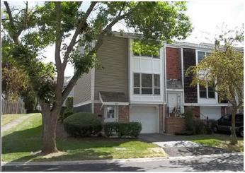 1899 Williamsburg Dr, Hoffman Estates, IL 60169 