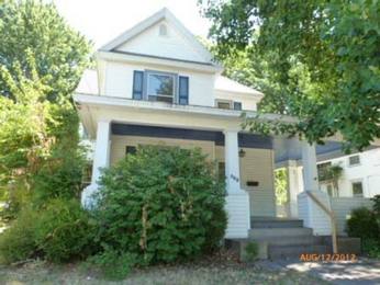 862 N Church St, Jacksonville, IL 62650 