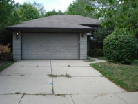 50 N Clifton Ave, Elgin, IL 60123 
