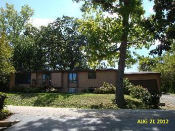 349 Hiawatha Dr, Lake In The Hills, IL 60156 