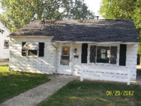 928 Walter Ave, Aurora, IL 60505 