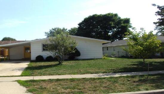 917 Douglas St, Morris, IL 60450 