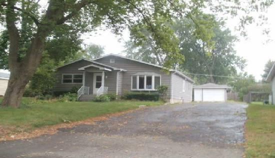1216 Poplar St, Lake In The Hills, IL 60156 