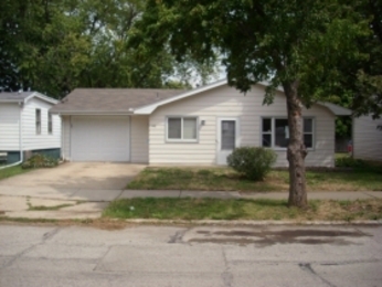 1104 1/2 S Madison, Bloomington, IL 61701 